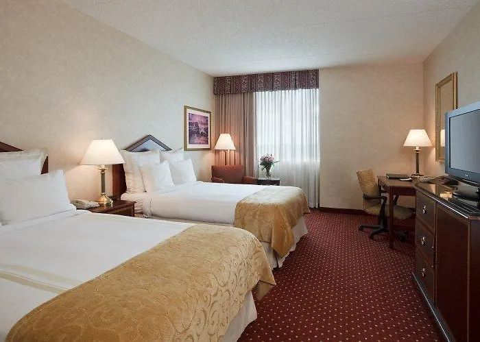Airport Marriott Hotel 3*