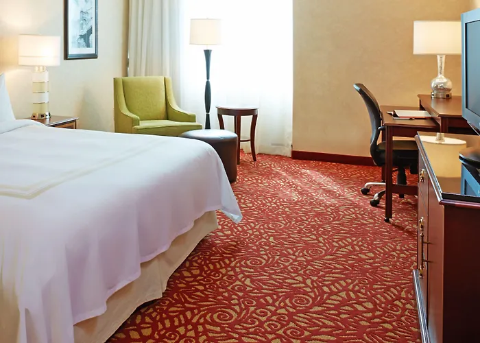 Airport Marriott Hotel 3*