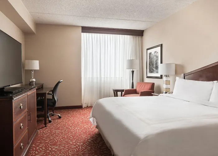 Hotel Airport Marriott 3*